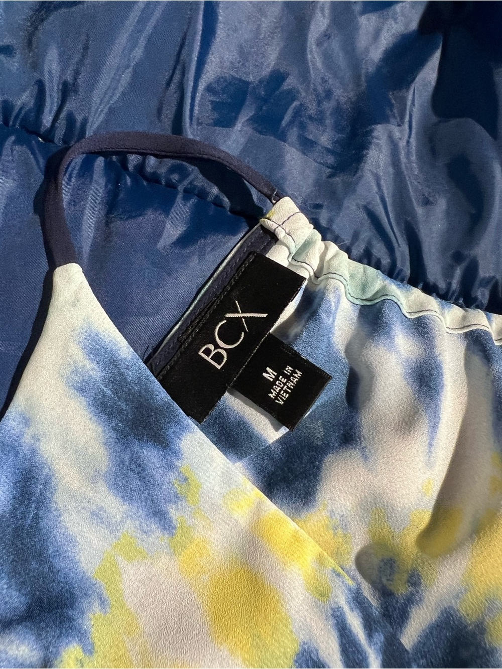 Women’s medium BCX Blue, Yellow & White Tie-Dye V-Neck top - Picture 8 of 10